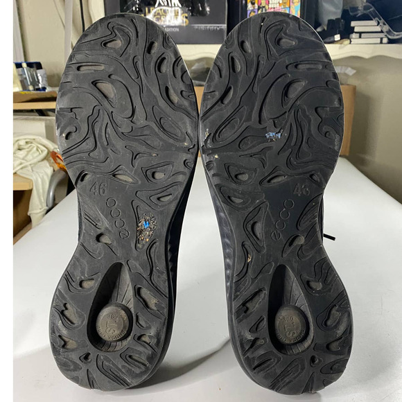 Athletic_Shoes